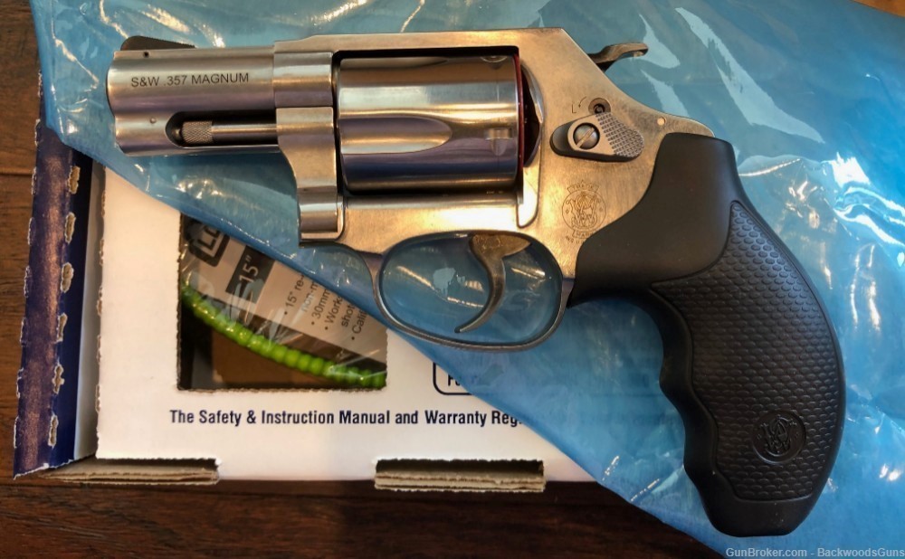 Smith & Wesson 60 38 Special / 357 MAGNUM STAINLESS J Frame 162420-img-0