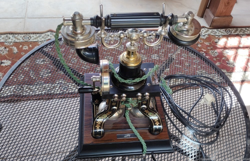 3 Antique Eiffel Telephones in 1 lot-img-6