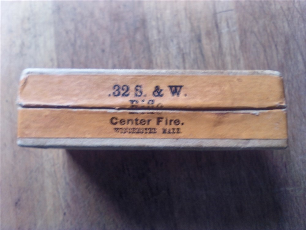 Vintage Winchester 32 caliber S&W Center Fire  Cartridges-img-4