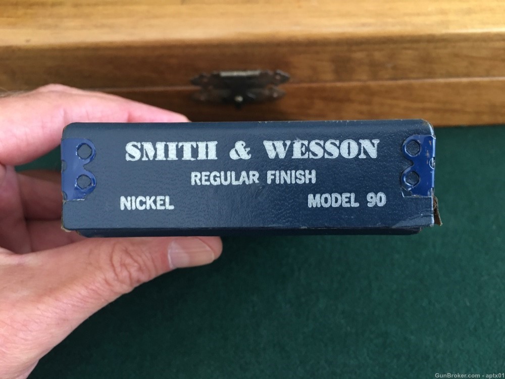 Smith and Wesson Model 90 Nickel Handcuffs - Nice-img-1
