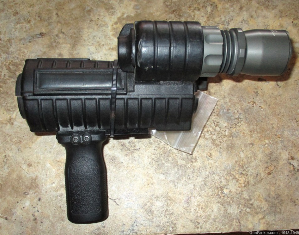 SureFire MV500A Weapon Light / Map Light For an M4 / CAR 15 Works Perfectly-img-5