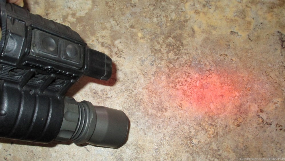 SureFire MV500A Weapon Light / Map Light For an M4 / CAR 15 Works Perfectly-img-19