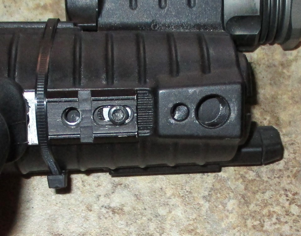 SureFire MV500A Weapon Light / Map Light For an M4 / CAR 15 Works Perfectly-img-8