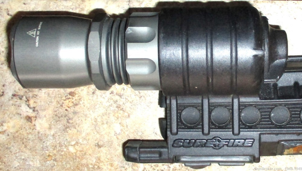 SureFire MV500A Weapon Light / Map Light For an M4 / CAR 15 Works Perfectly-img-20