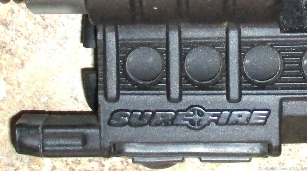 SureFire MV500A Weapon Light / Map Light For an M4 / CAR 15 Works Perfectly-img-1