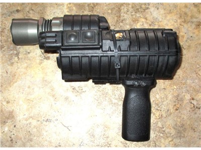 SureFire MV500A Weapon Light / Map Light For an M4 / CAR 15 Works Perfectly