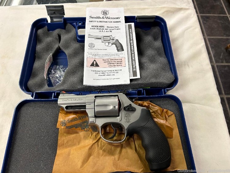 Smith and Wesson Model 69 44 Magnum Revolver-img-4