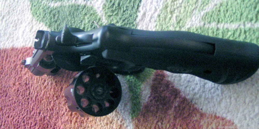 S&W 327NG 357mag 8-shot w/Crimson Trace laser grips, pocket holster-img-3