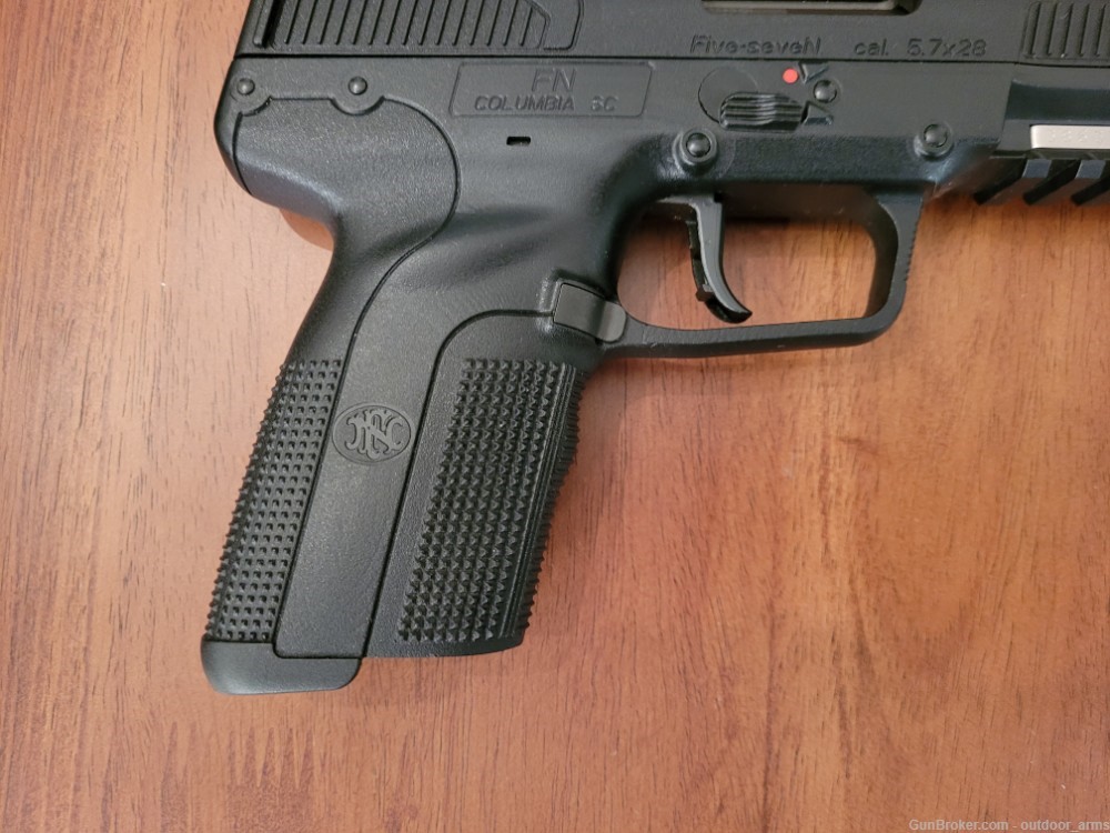 FN FIVE-SEVEN (5.7) with 2 Mags and Case - Like New (BARELY FIRED)-img-8