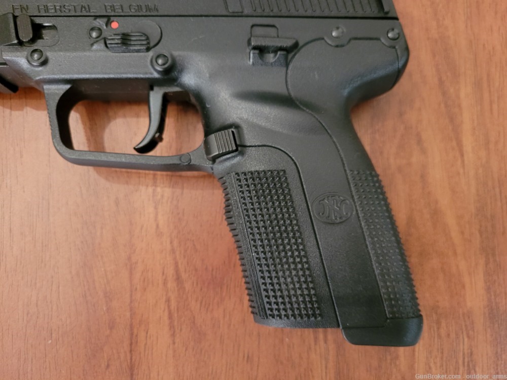 FN FIVE-SEVEN (5.7) with 2 Mags and Case - Like New (BARELY FIRED)-img-5