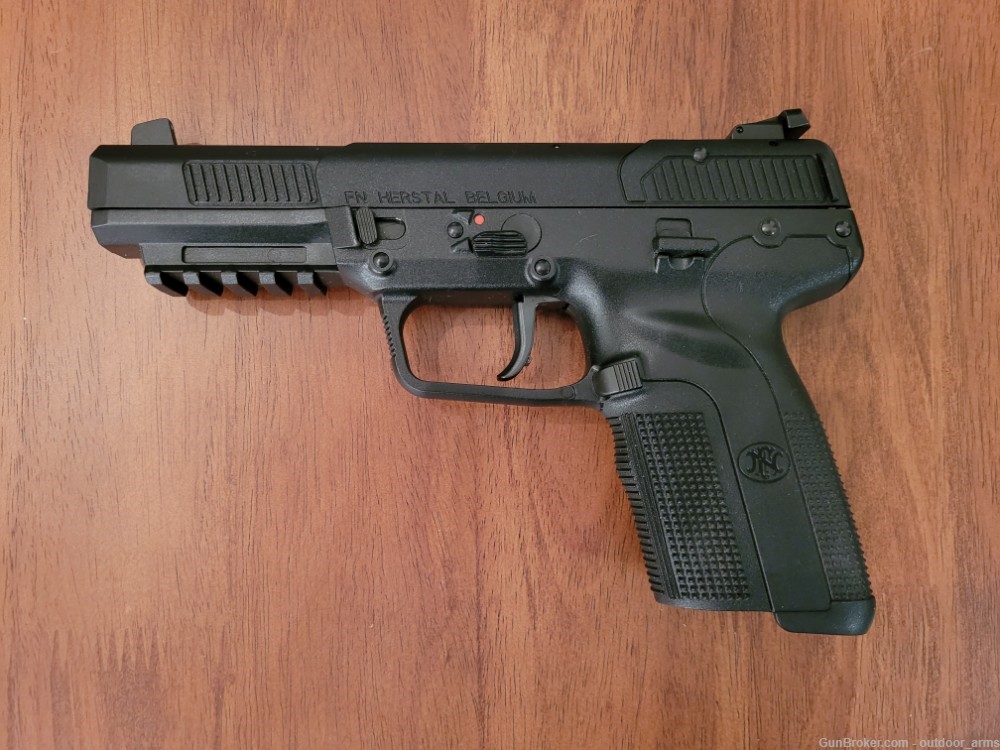 FN FIVE-SEVEN (5.7) with 2 Mags and Case - Like New (BARELY FIRED)-img-2