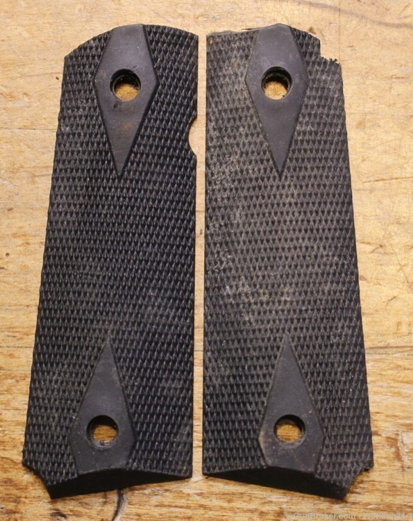 One Pair Full Size or Government Size 1911 Uncle Mike Rubber Grips-img-0