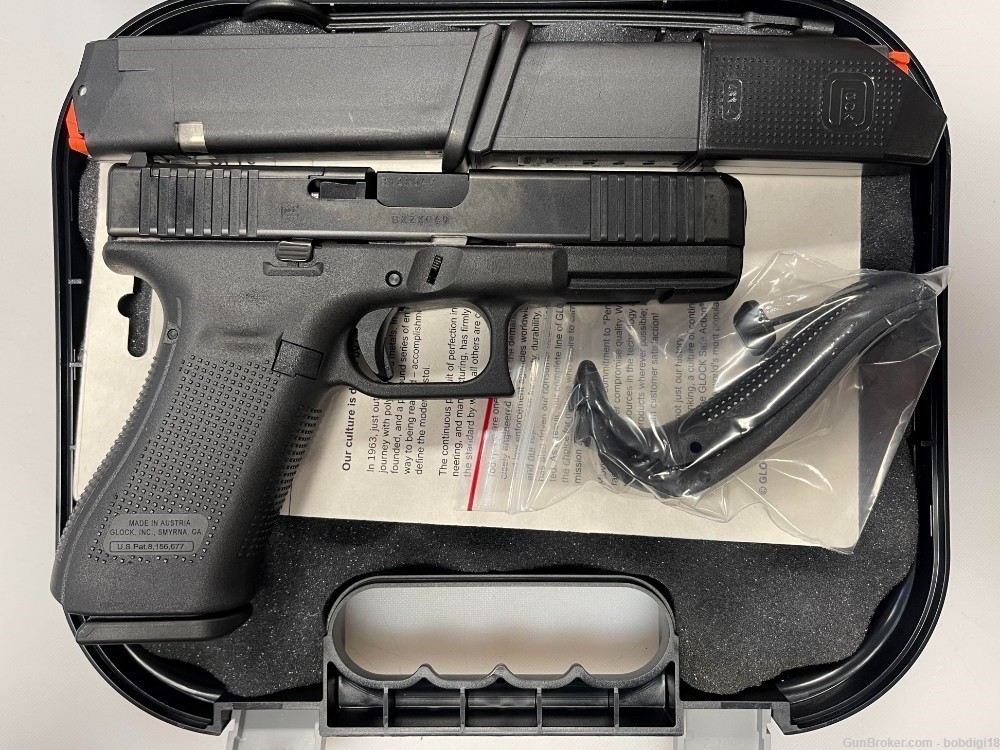 Glock G22 GEN5 MOS Semi Auto Pistol 4.49" .40S&W 10rd 3 mags NO CC FEES-img-2