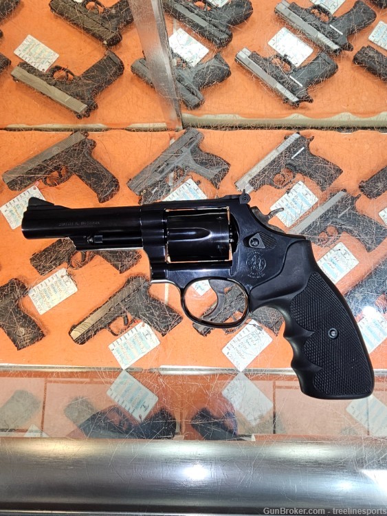 Smith And Wesson 19-8 357 Magnum Revolver -img-2