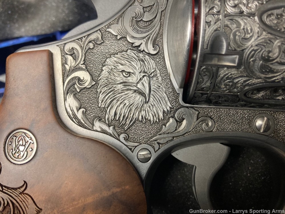 Smith & Wesson 629 Altamont special stunning eagle engraving and xxx grips -img-1