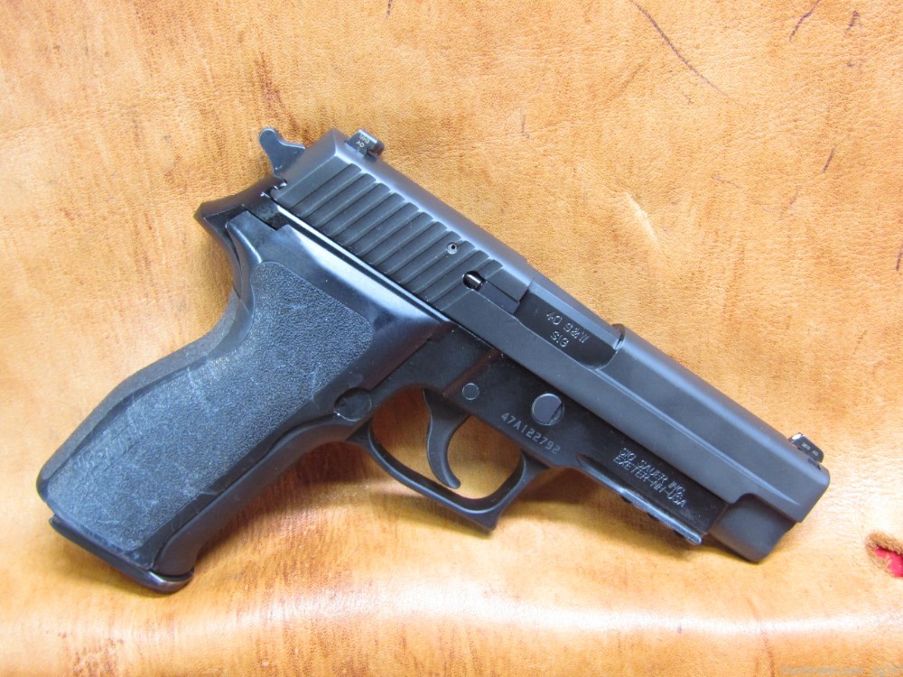 Sig Sauer P226 Nitron Full Size 40 S&W Semi Auto Pistol 4 Mags Like New-img-1