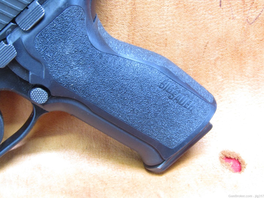 Sig Sauer P226 Nitron Full Size 40 S&W Semi Auto Pistol 4 Mags Like New-img-8