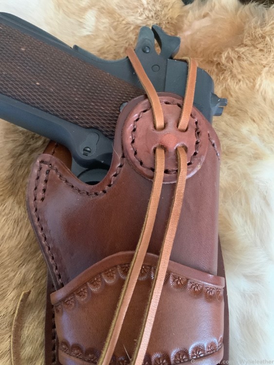 1911 holster. For full size 1911 pistol. Fully leather lined.-img-4