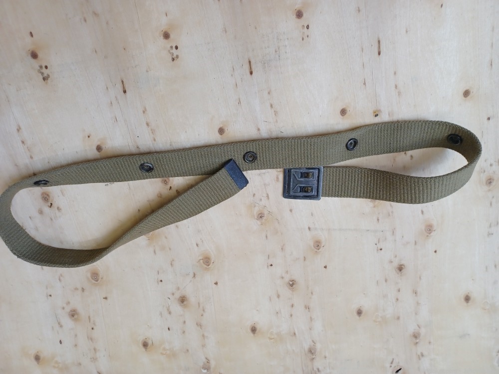 WW2 M1 carbine utility belt, holds 5 of the 2 magazine pouches -img-1