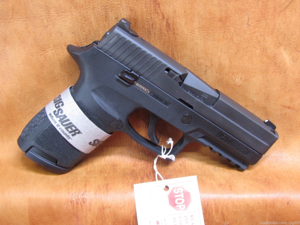 Sig Sauer P250 Nitron 9mm Semi Auto Pistol 10 Rd Mag Like New-img-1