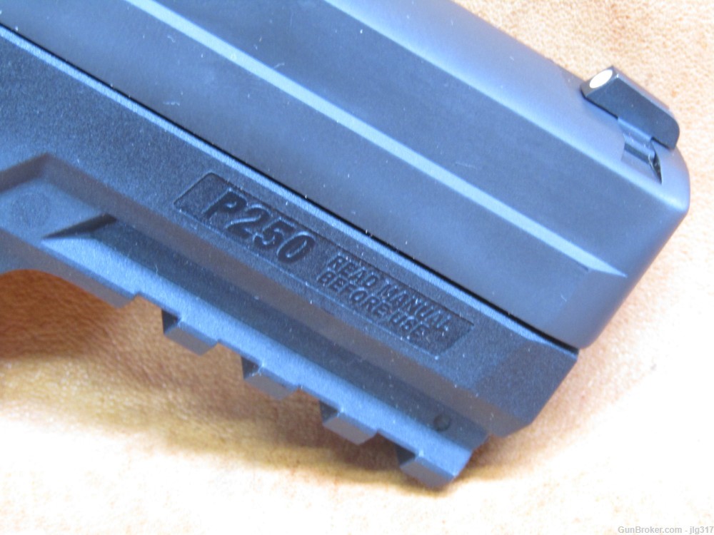 Sig Sauer P250 Nitron 9mm Semi Auto Pistol 10 Rd Mag Like New-img-5