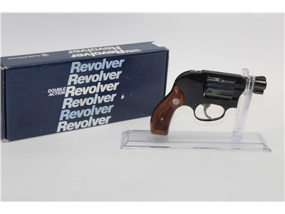 Smith & Wesson 38 Bodyguard Airweight Hammerless Revolver Original Box Used