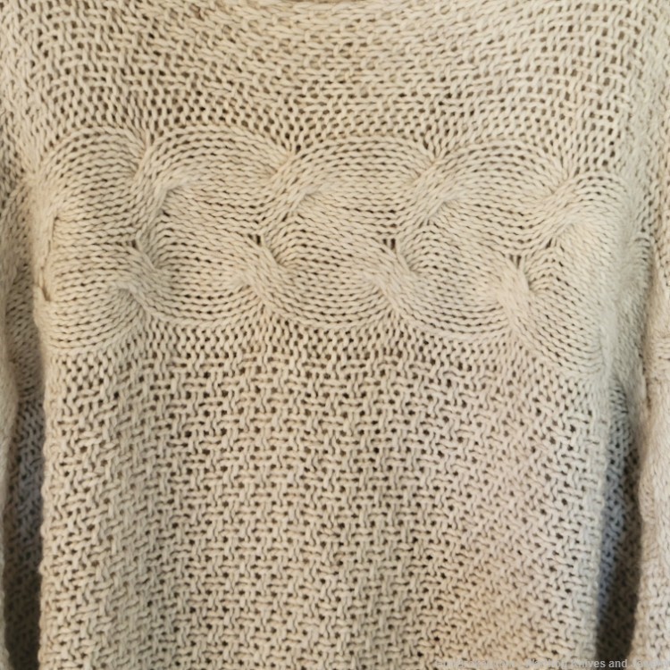 M made in Italy Ladies Oversized Beige Cable Knit Sweater.  Snall.-img-3