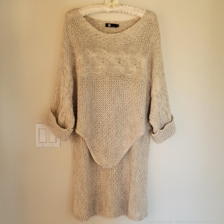 M made in Italy Ladies Oversized Beige Cable Knit Sweater.  Snall.-img-1