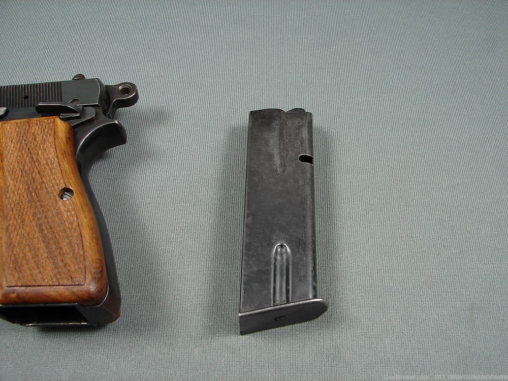 Browning Hi Power 9mm Belgian Mfg 1969-img-7