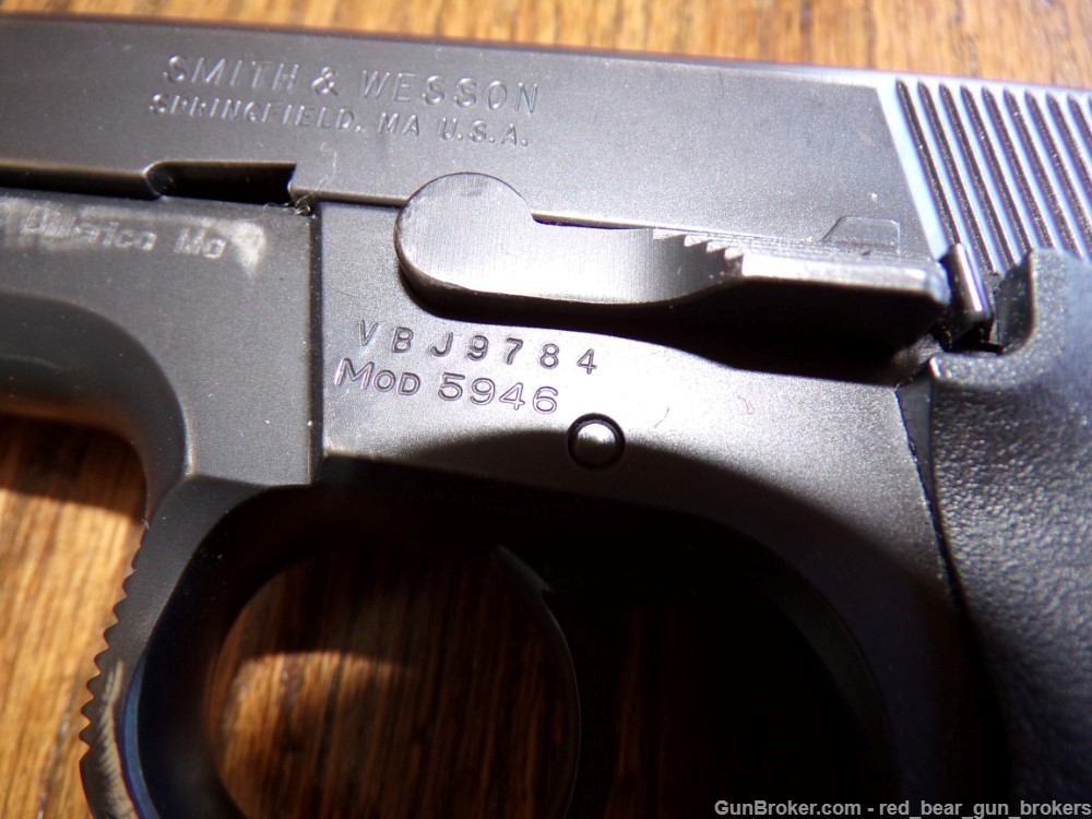  Smith & Wesson Model 5946 DA S&W Black Pistol in 9mm    -img-2