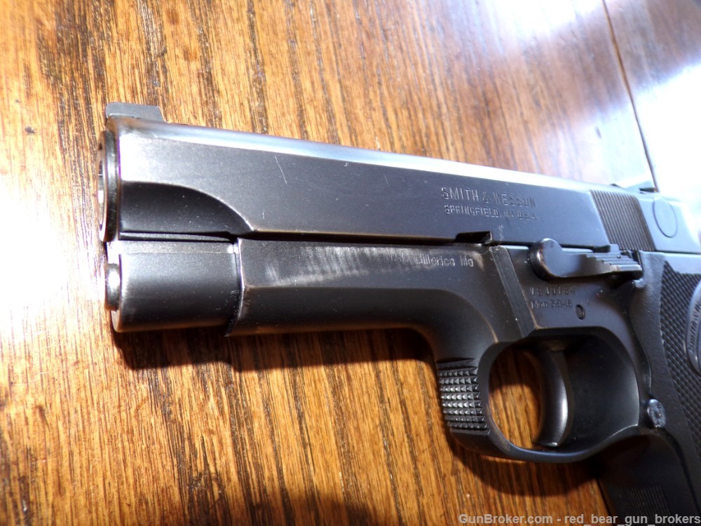  Smith & Wesson Model 5946 DA S&W Black Pistol in 9mm    -img-1