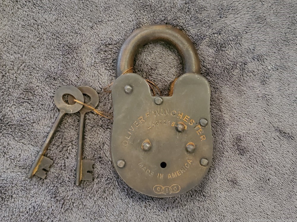 Old West Style 1870's Winchester Repeating Arms Co. Iron Padlock Lock-img-1