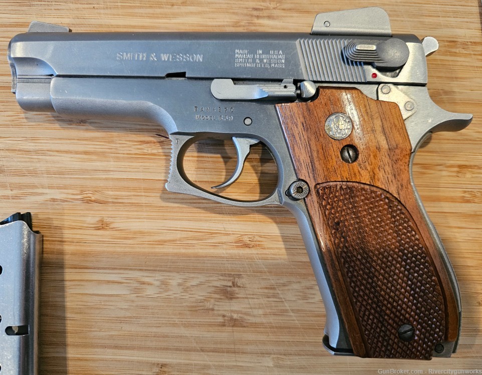 Smith & Wesson Model 639 in 9mm-img-3