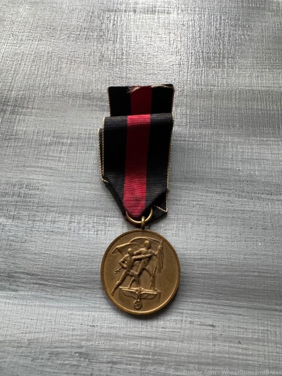 WW2 Third Reich Germany Medal Ein Volk Fuhrer Sudetenland Medal II-img-0