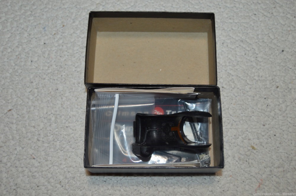 In Box Crimson Trace Glock Laser Grip -img-2