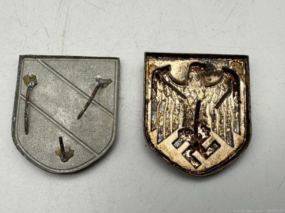 WW2 German DAK Pith Helmet Shield Insignia Badge-img-1