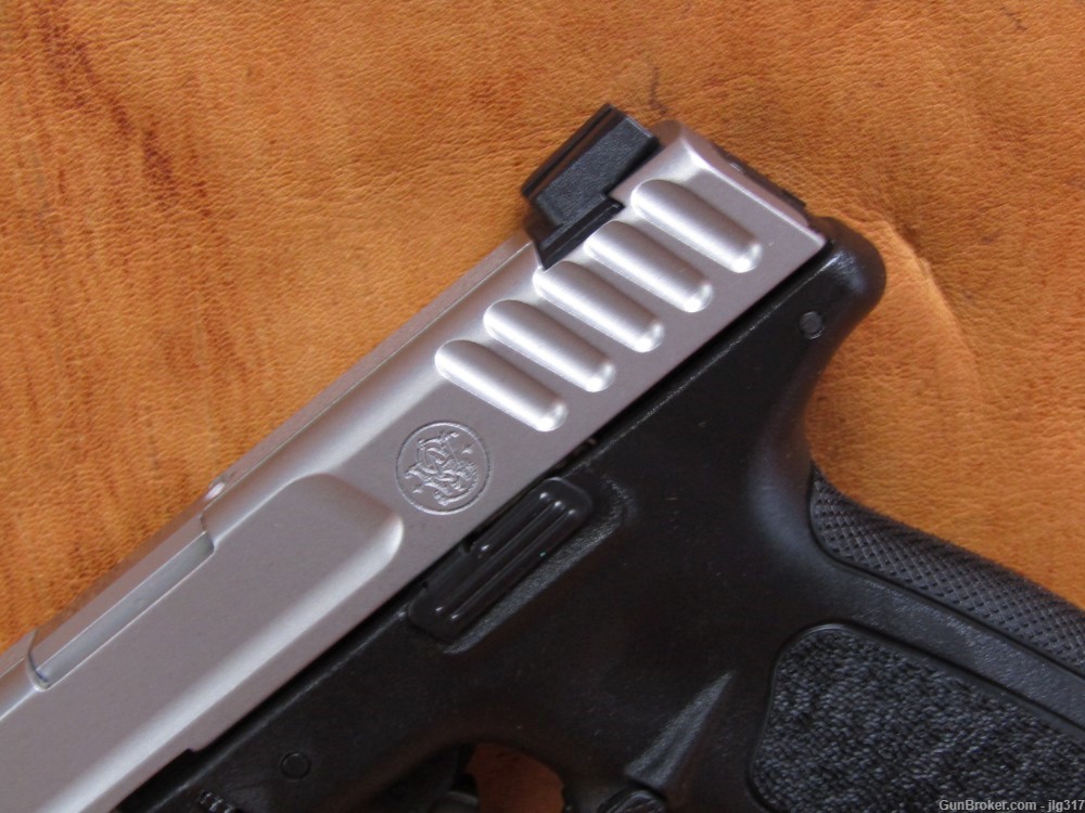 All New Smith & Wesson SD9 2.0 9mm Semi Auto Pistol New in Box 13931-img-8