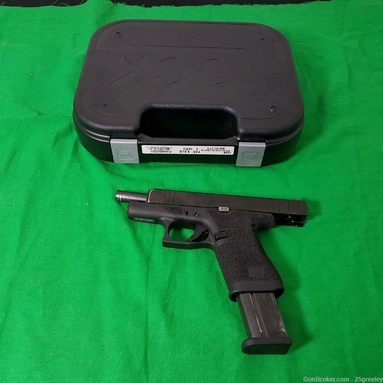 Glock 48 Semi Automatic Pistol 9x19 in Original, Black Hard Case-img-0