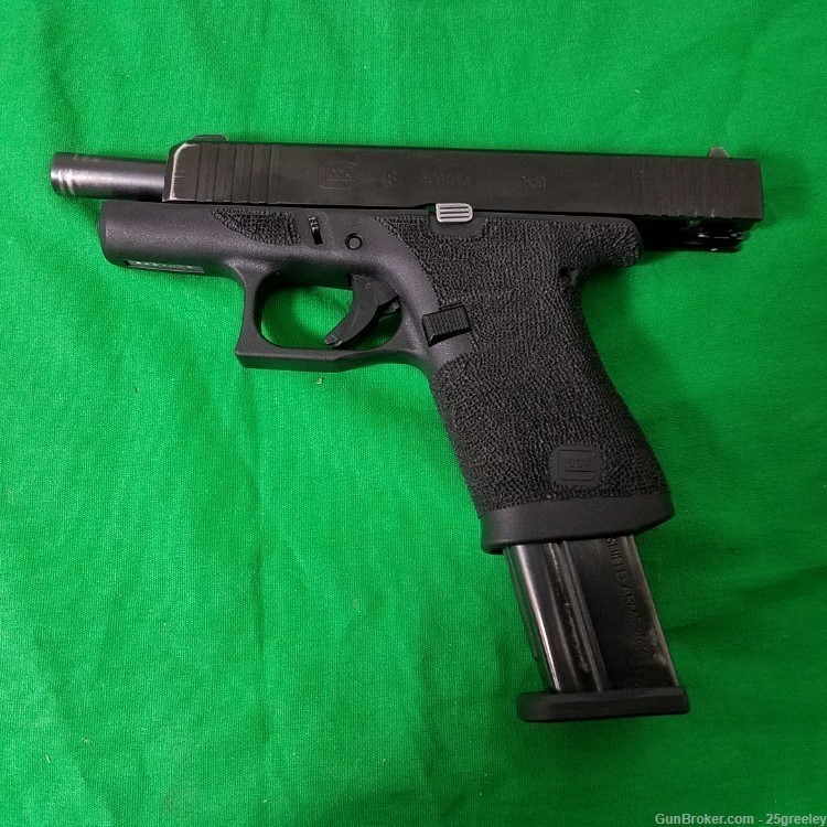 Glock 48 Semi Automatic Pistol 9x19 in Original, Black Hard Case-img-1