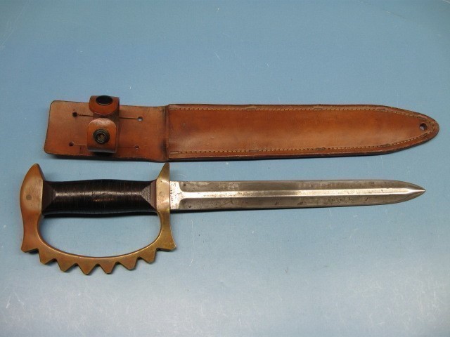 COLE KNUCKLE TRENCH KNIFE WITH SCABBARD (RARE)-img-0