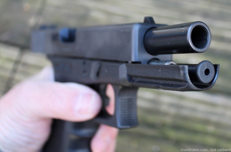 New Never Used Glock Model 21 Gen 4 - .45acp pistol in Hard case w/ extras!-img-9