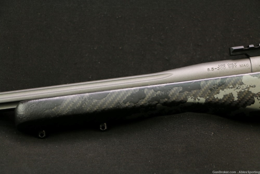 Weatherby Mark V LH Bolt Action Rifle, 6.5-300 WBY, 28", Carbon Fiber Stock-img-6