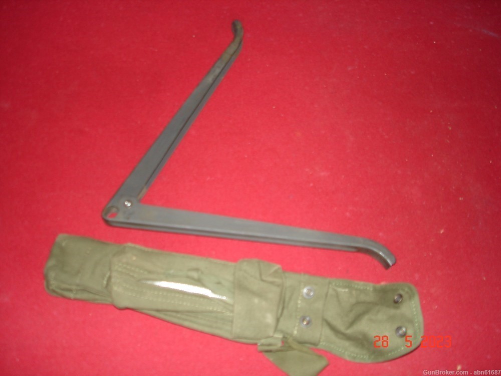 Vietnam era 1970 dated M16 bipod w canvas carrying case-img-1