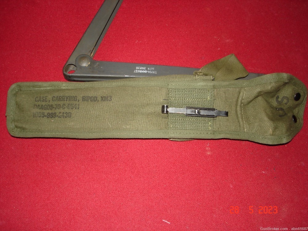 Vietnam era 1970 dated M16 bipod w canvas carrying case-img-3
