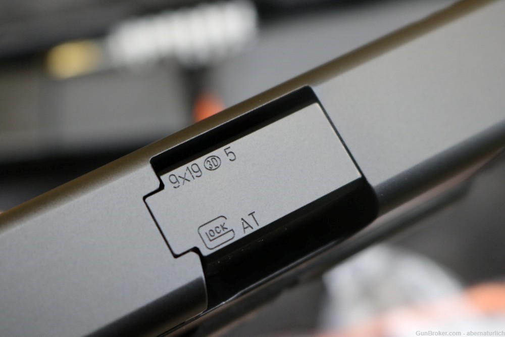 NIB Glock 19 9mm + THREE 15 round Magazines Gen 5 Made in Austria G19-img-3