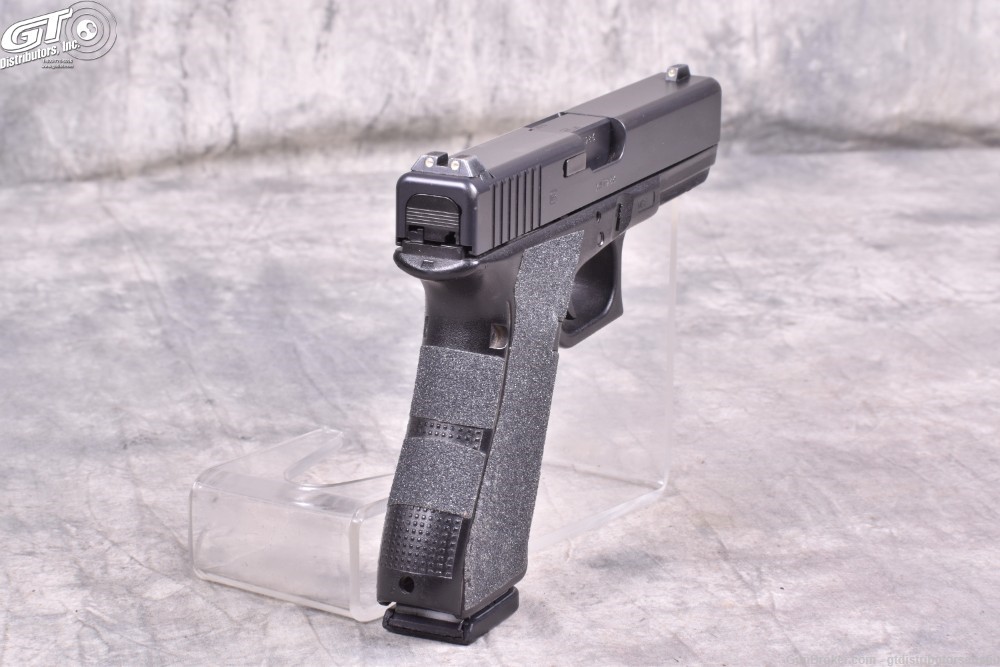 Glock Model 22 GEN 4 .40 S&W with three magazines-img-0