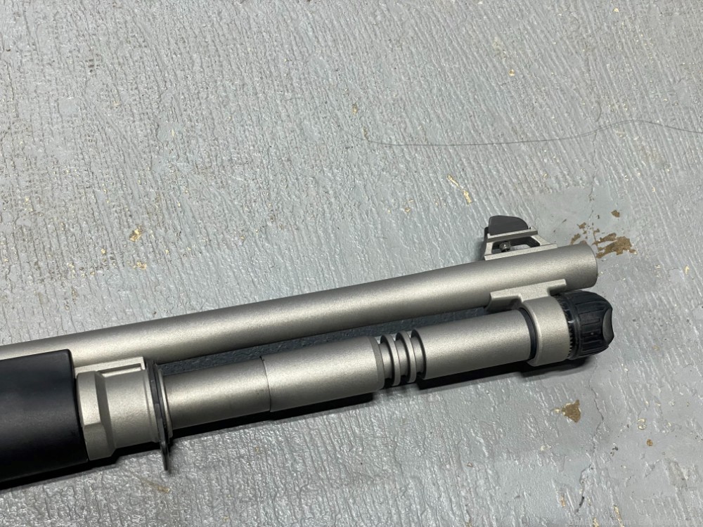 Benelli M4 H2O 12ga 18.5" Titanium Semi Auto-img-4