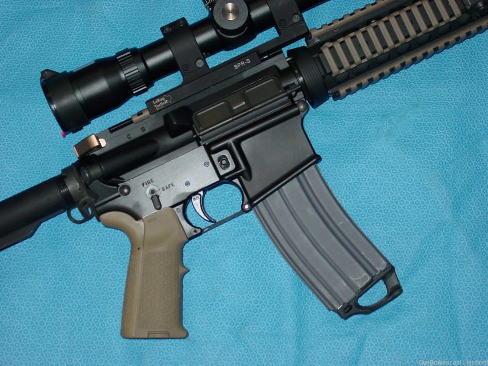 Colt M4A1 Carbine 5.56 with Scope-img-8