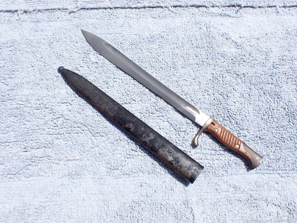 IMPERIAL GERMAN WWI 1898/05 BUTCHER BLADE BAYONET WITH SCABBARD DATED 1917-img-2
