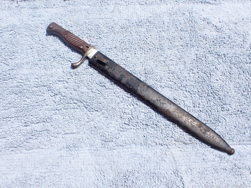 IMPERIAL GERMAN WWI 1898/05 BUTCHER BLADE BAYONET WITH SCABBARD DATED 1917-img-1